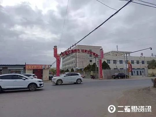 DƬ